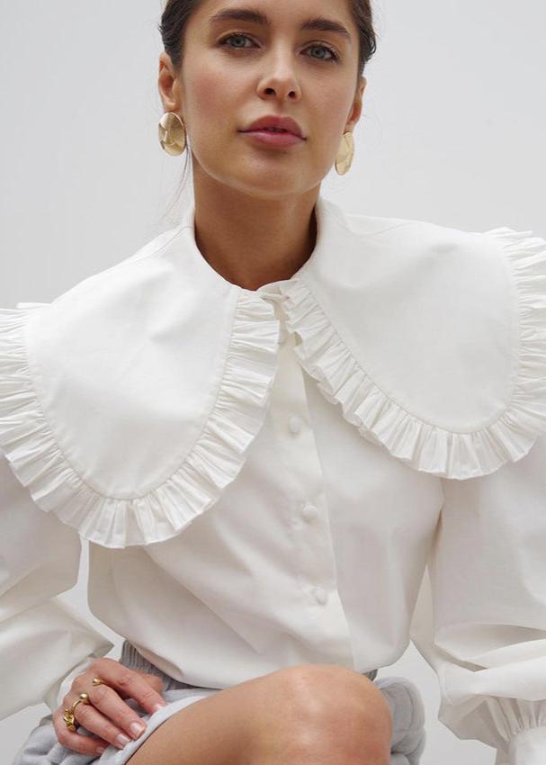 Gracefully Styled Blouse for Any Occasion