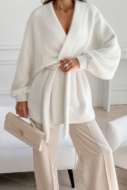 Well Tailored Cardigan with a Graceful Silhouette