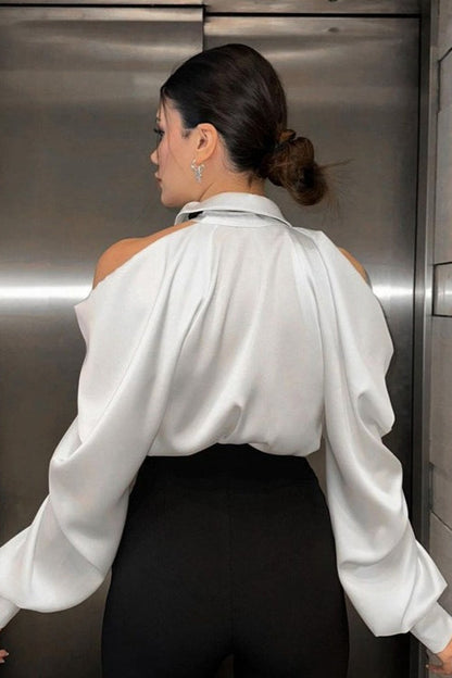 Sophisticated Blouse with a Clean Classic Look