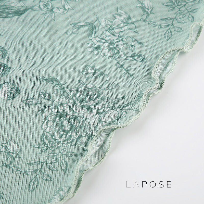 Well Tailored Top with a Graceful Silhouette