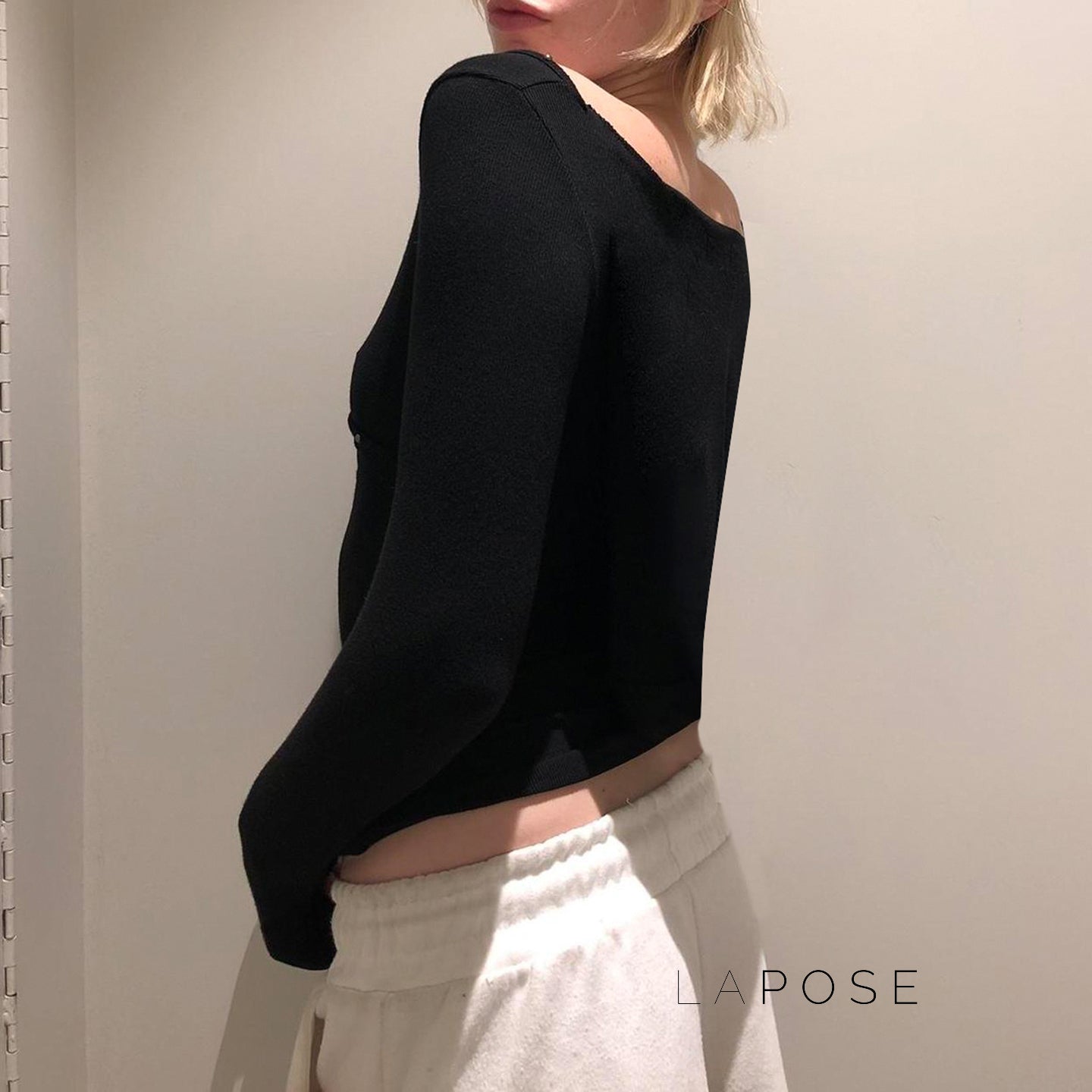Well Tailored Sweater with a Graceful Silhouette