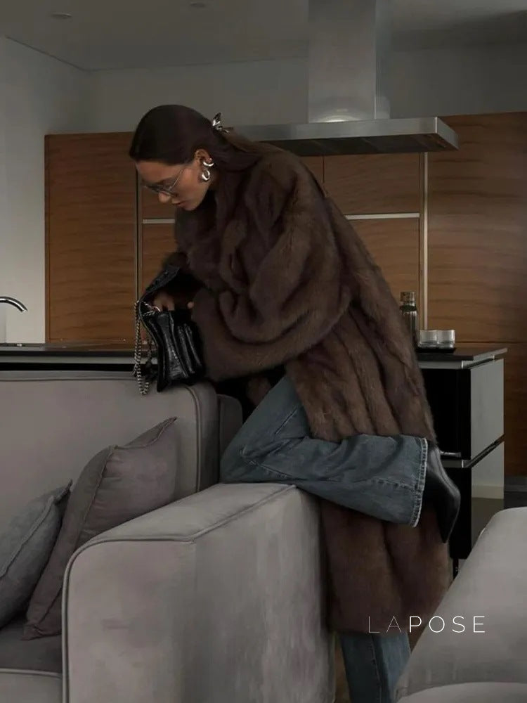 Well Tailored Coat with a Graceful Silhouette
