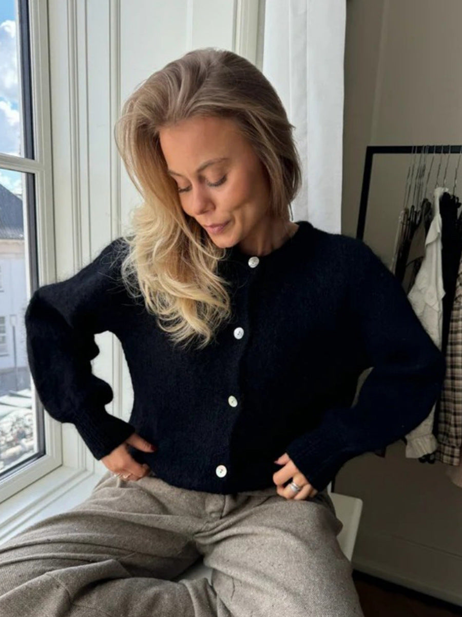 Elegantly Styled Cardigan for Everyday Wear