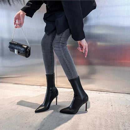 Well Tailored Boots with a Graceful Silhouette