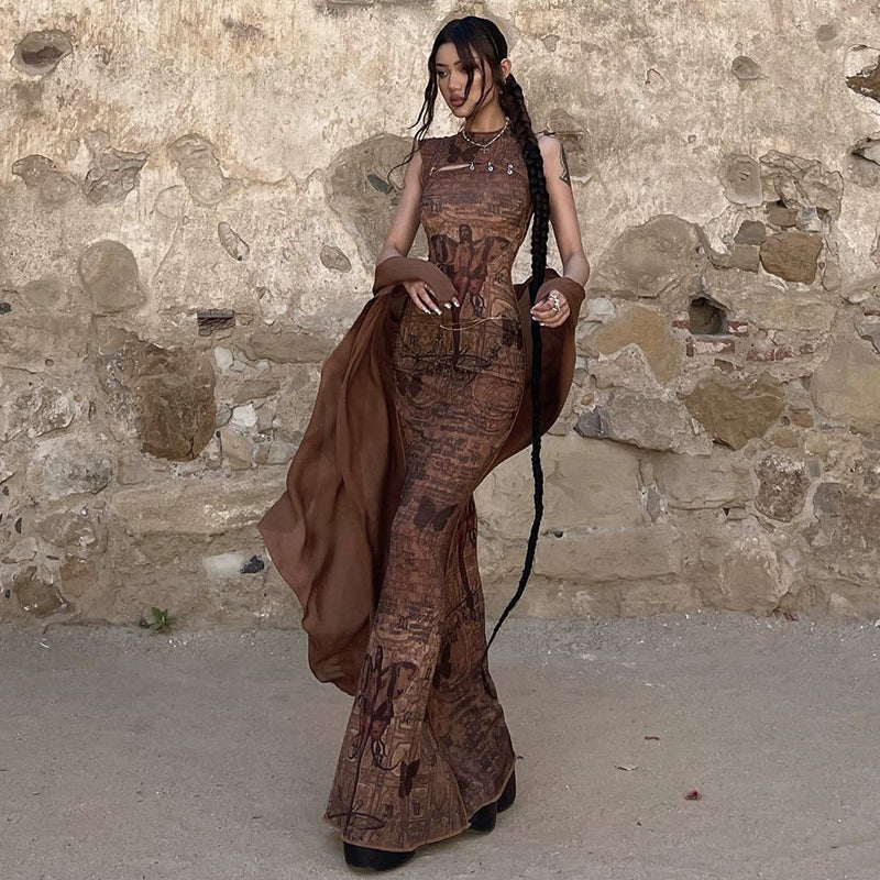 Well Tailored Dress with a Graceful Silhouette