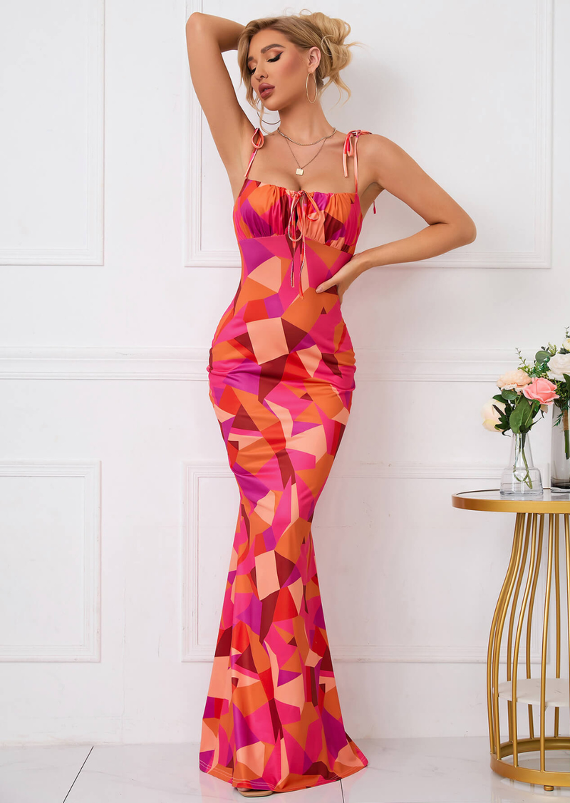 Well Tailored Dress with a Graceful Silhouette