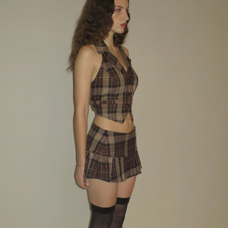 Sophisticated Garment with a Clean Classic Look