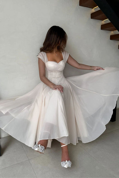 Beautifully Crafted Dress in a Classic Style