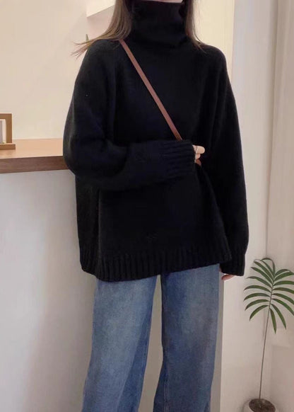 Well Tailored Sweater with a Graceful Silhouette