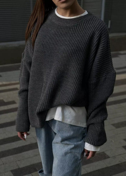 Well Tailored Sweater with a Graceful Silhouette