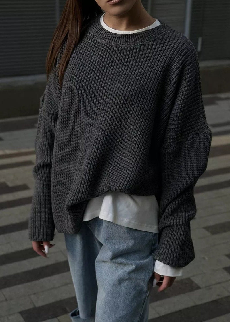 Well Tailored Sweater with a Graceful Silhouette