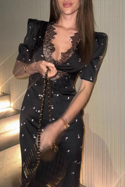 Beautifully Finished Dress in a Timeless Design