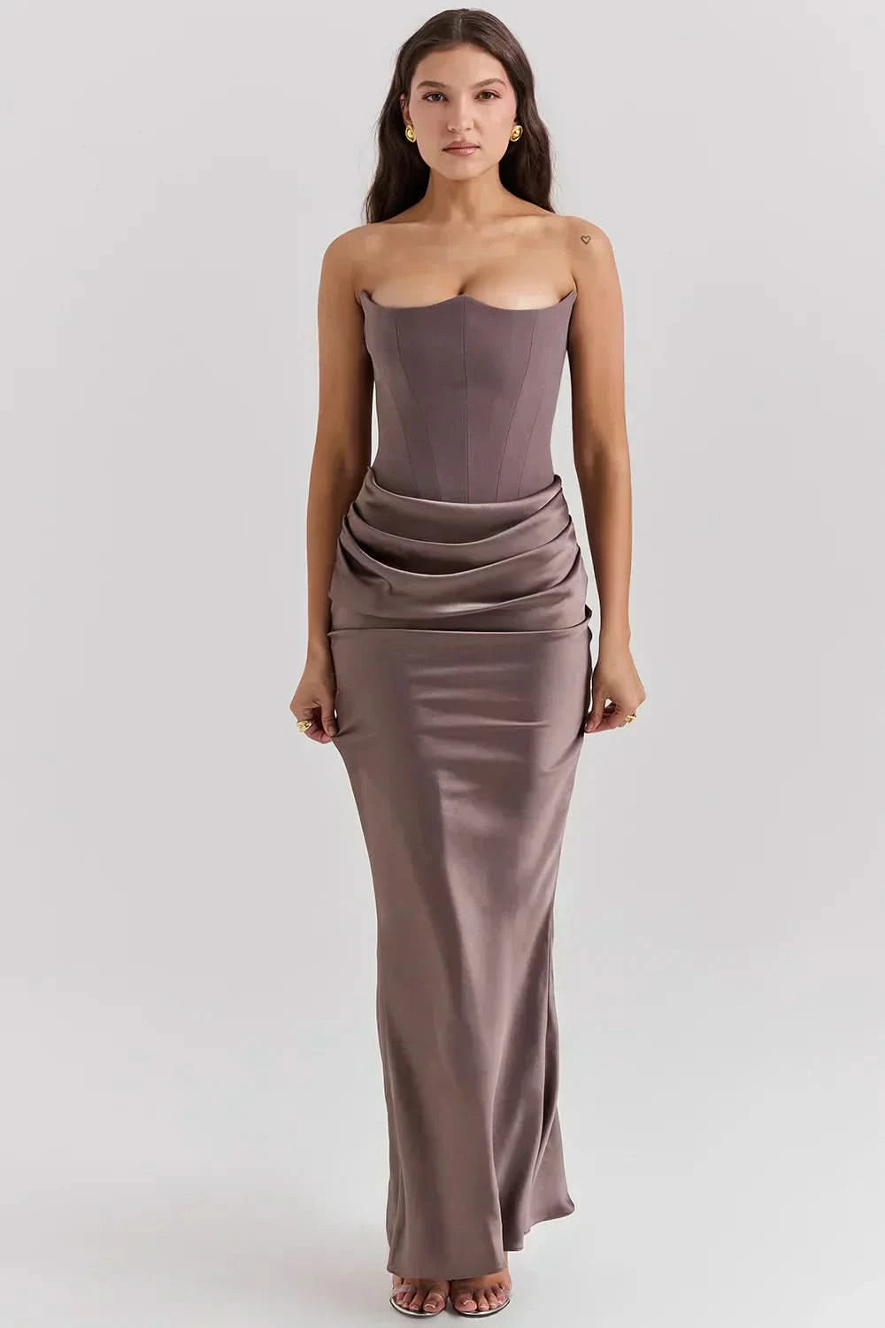 Beautifully Crafted Dress in a Classic Style