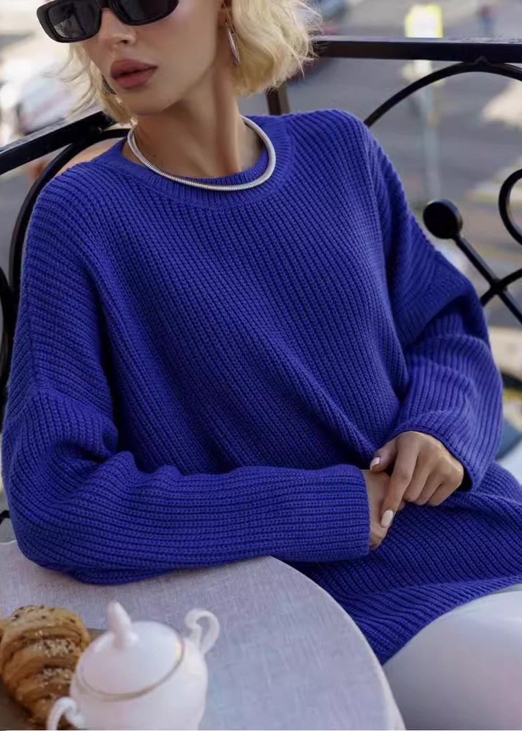 Well Tailored Sweater with a Graceful Silhouette