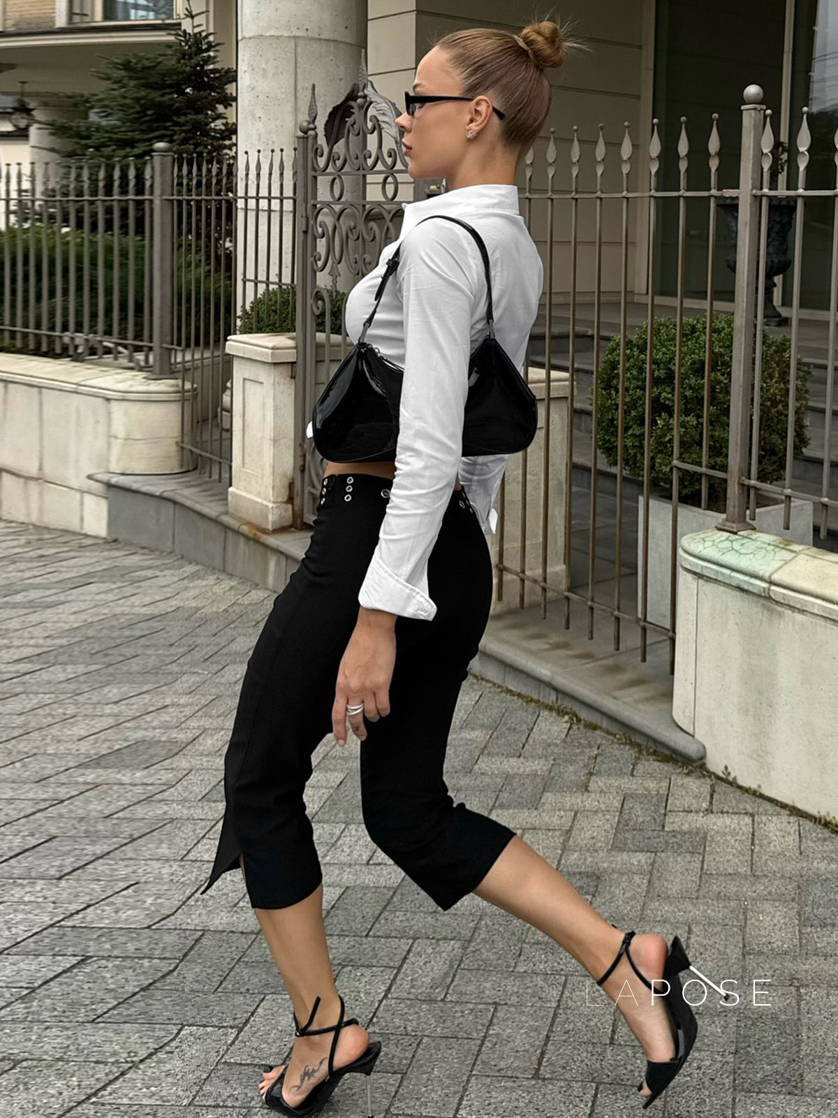 Well Tailored Top with a Graceful Silhouette