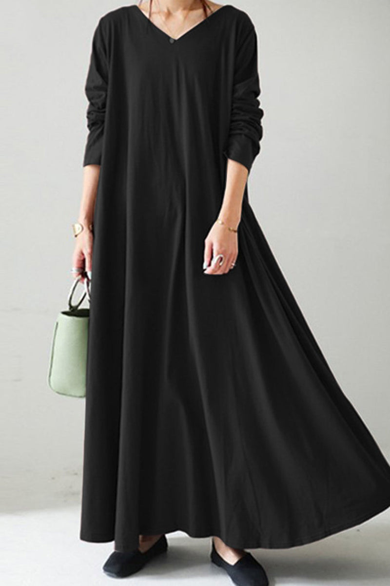 Beautifully Finished Dress in a Timeless Design