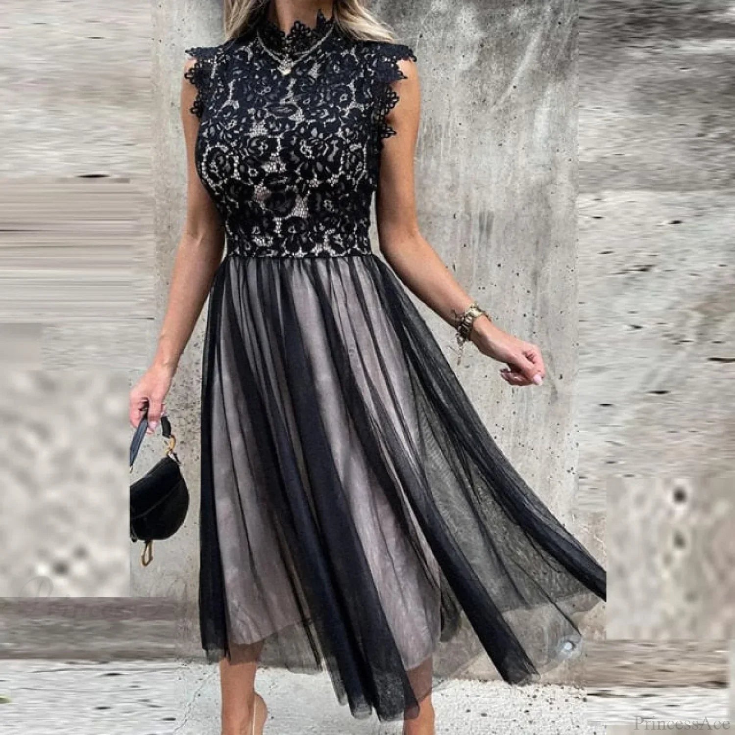 02 Black