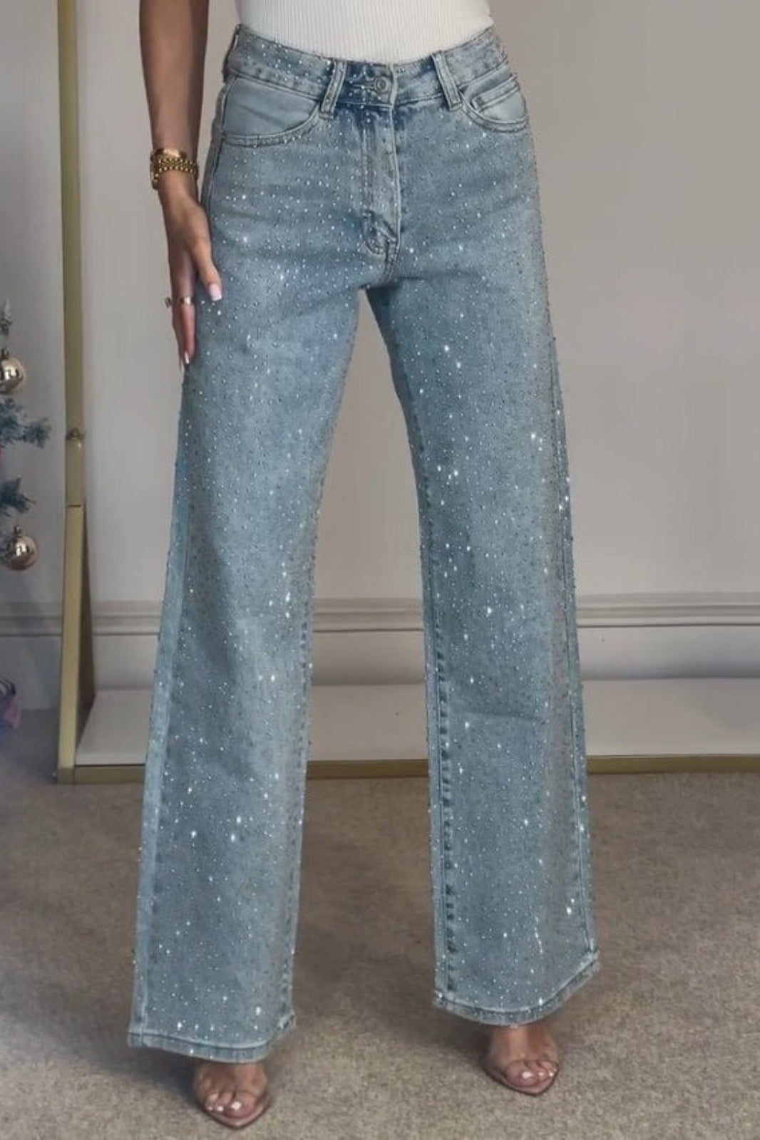 Sophisticated Garment with a Clean Classic Look