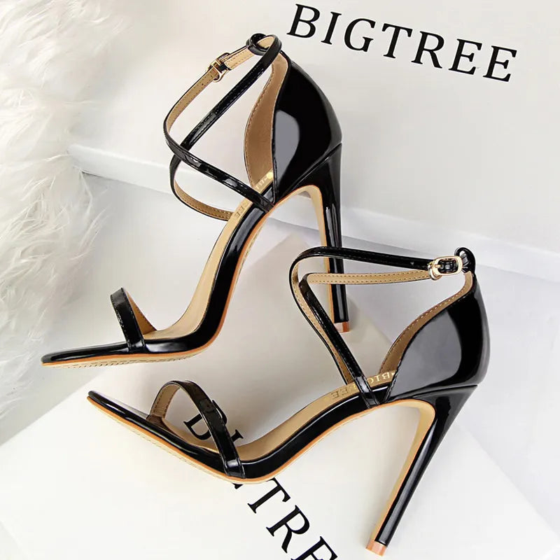 Well Tailored Heels with a Graceful Silhouette