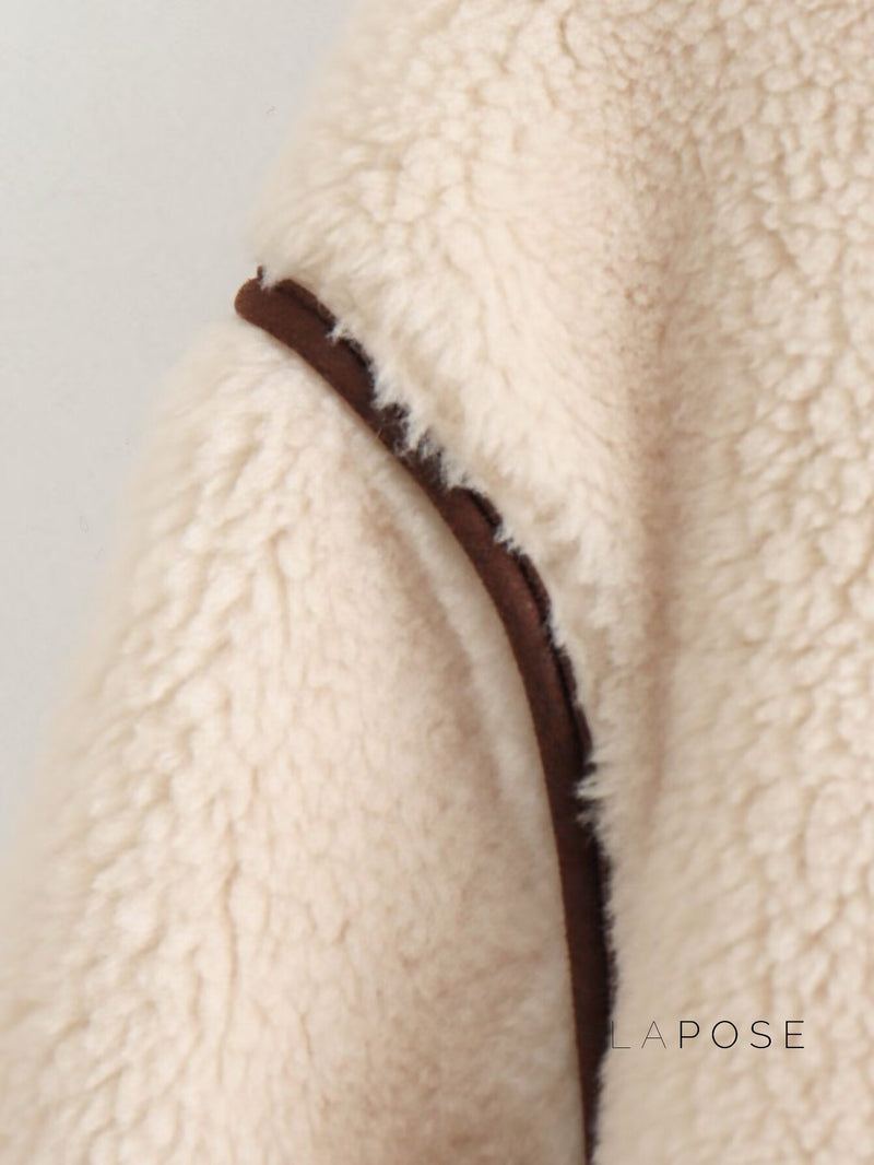 Effortlessly Elegant Coat with a Timeless Design
