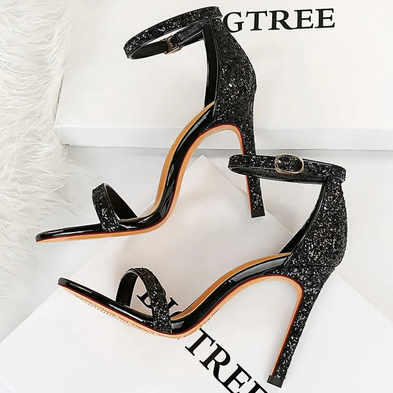 Well Tailored Heels with a Graceful Silhouette