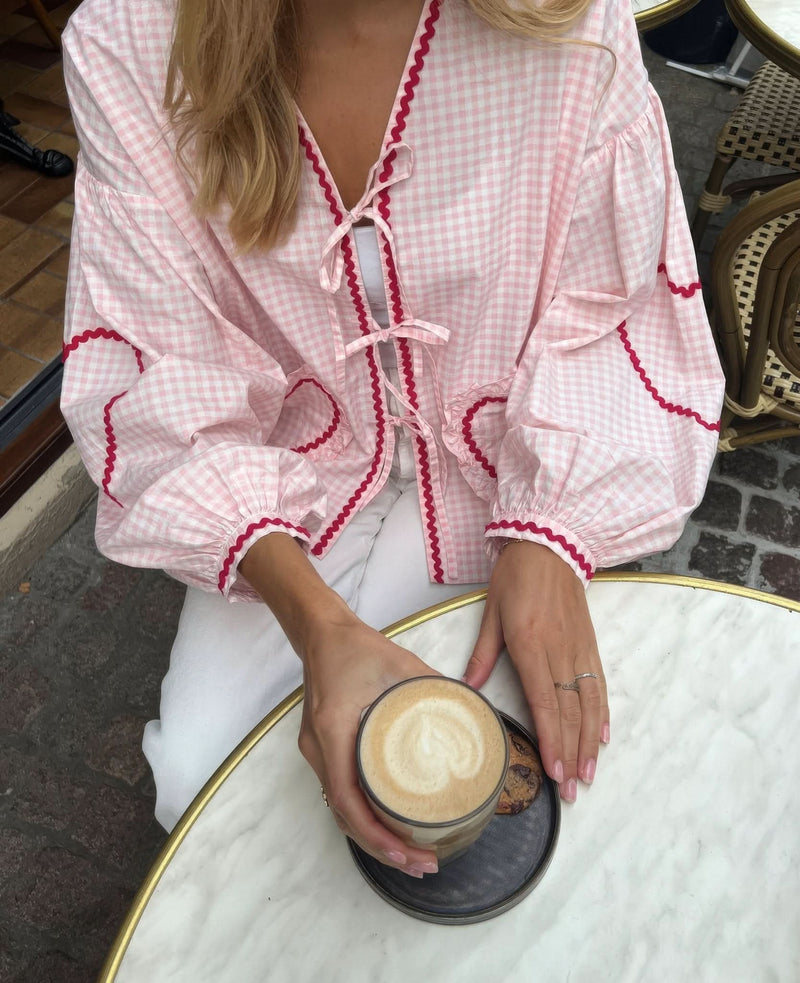 Beautifully Finished Top in a Timeless Design