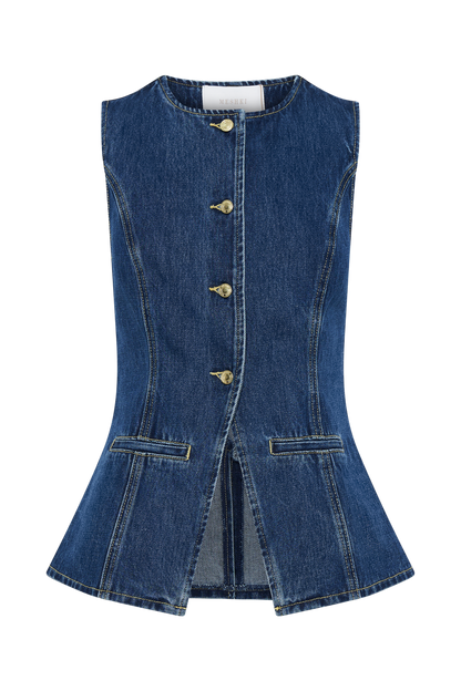 Well Tailored Top with a Graceful Silhouette