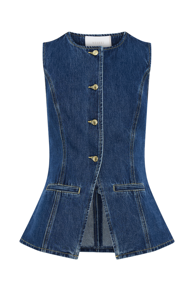 Well Tailored Top with a Graceful Silhouette