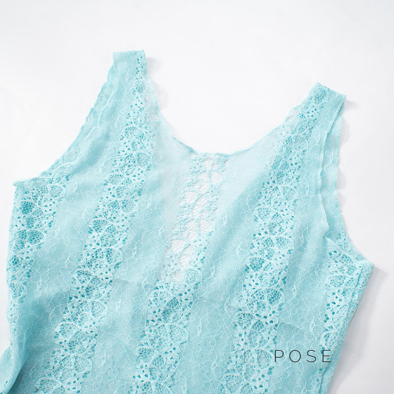 Effortlessly Elegant Top with a Timeless Design