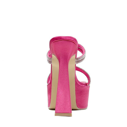 Classic Vintage Heels with a Flattering Fit