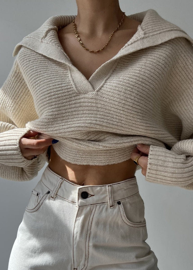 Well Tailored Sweater with a Graceful Silhouette