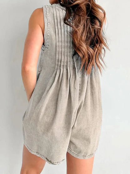 Effortlessly Elegant Garment with a Timeless Design