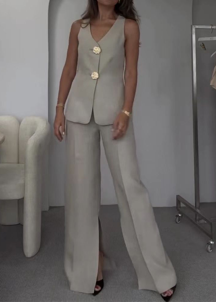 Classic Vintage Trousers with a Flattering Fit