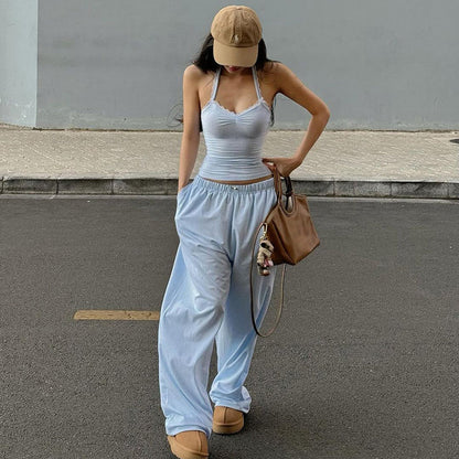 Effortlessly Elegant Pants with a Timeless Design
