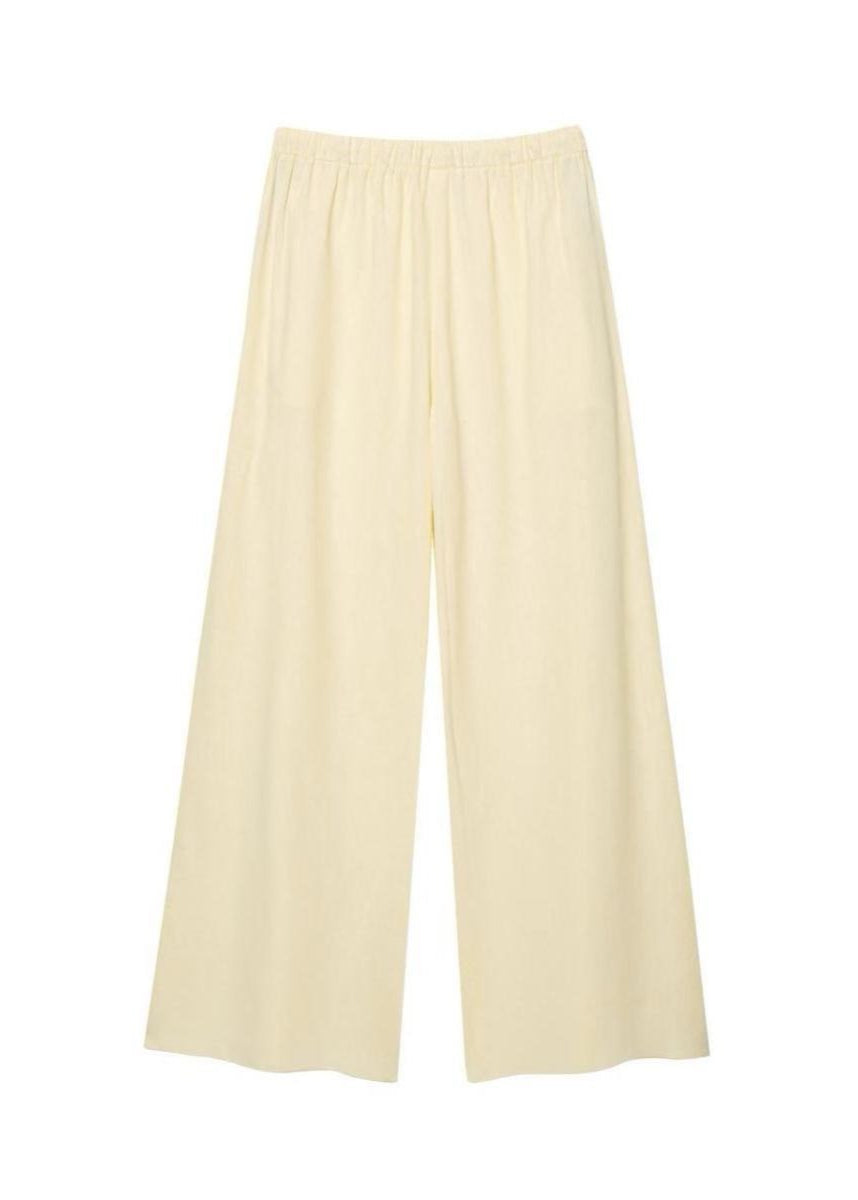 Beautifully Crafted Blouse in a Classic Style