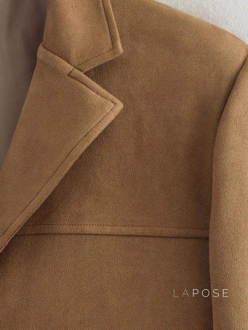 Effortlessly Elegant Garment with a Timeless Design
