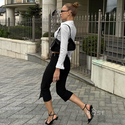 Well Tailored Top with a Graceful Silhouette