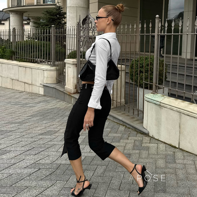Well Tailored Top with a Graceful Silhouette