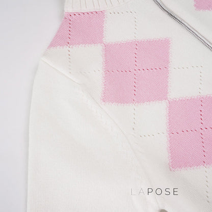Well Tailored Cardigan with a Graceful Silhouette