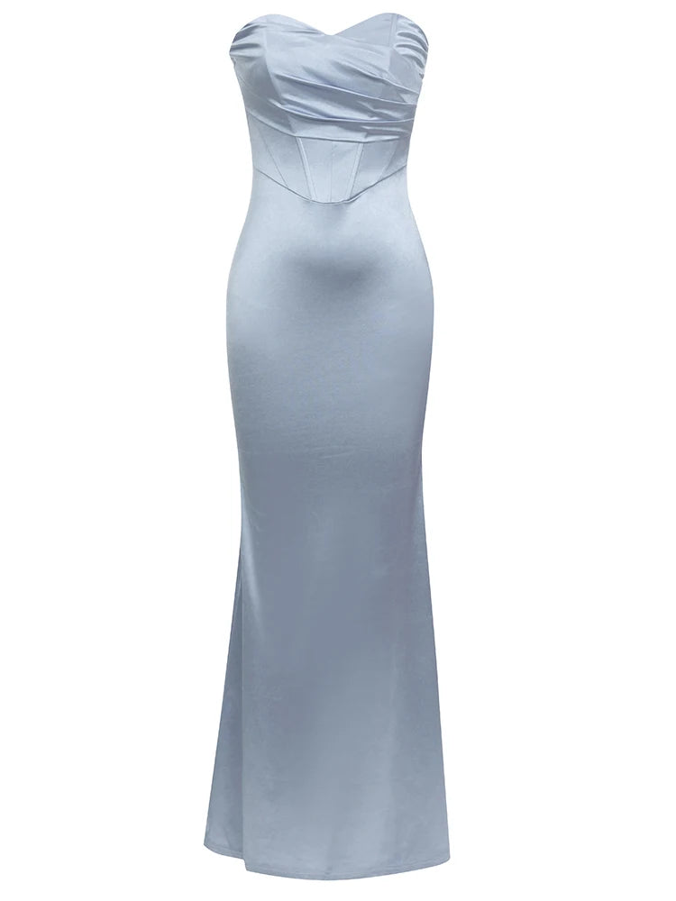 Sophisticated Garment with a Clean Classic Look