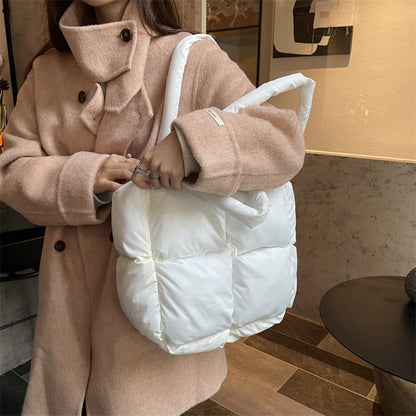Classic Vintage Bag with a Flattering Fit