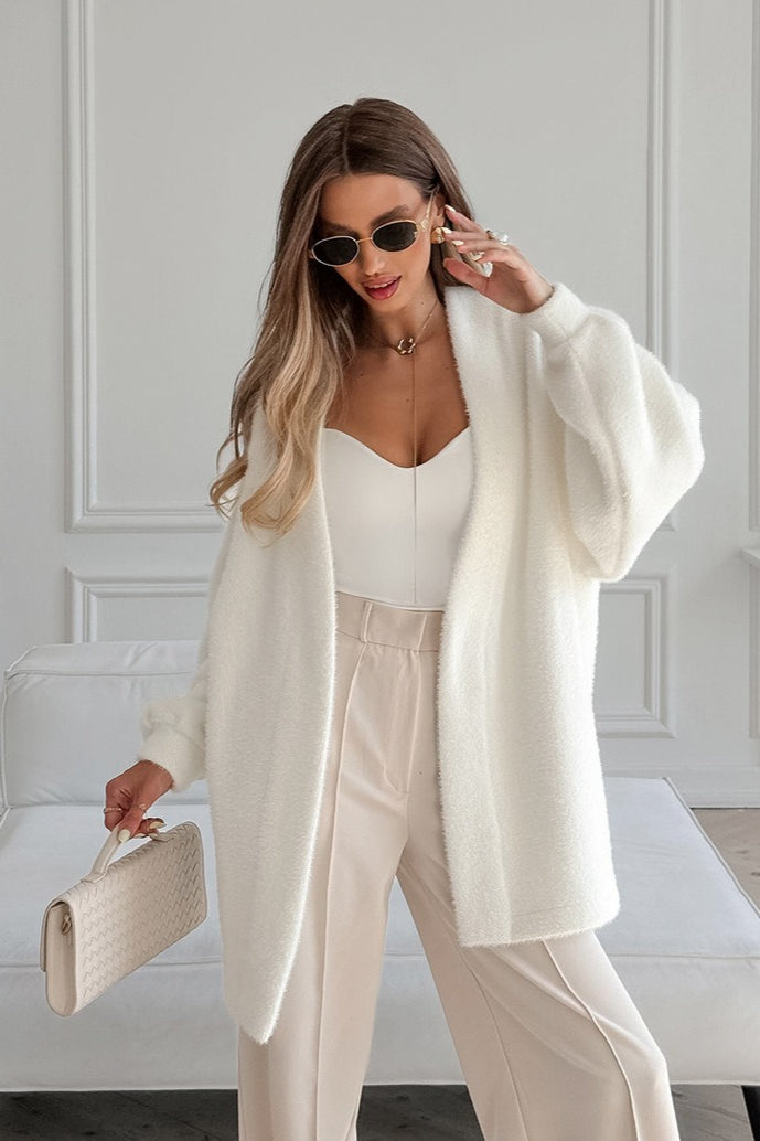 Well Tailored Cardigan with a Graceful Silhouette