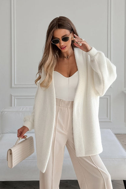 Well Tailored Cardigan with a Graceful Silhouette