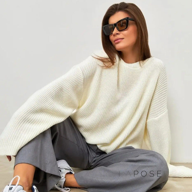 Well Tailored Sweater with a Graceful Silhouette