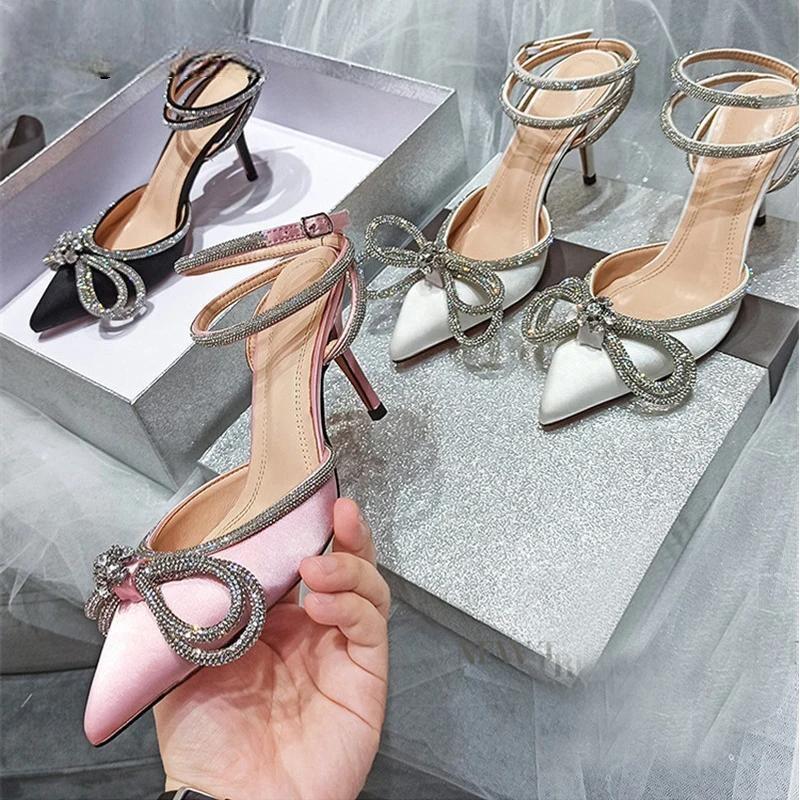 A Vintage Style Heels with Delicate Timeless Details