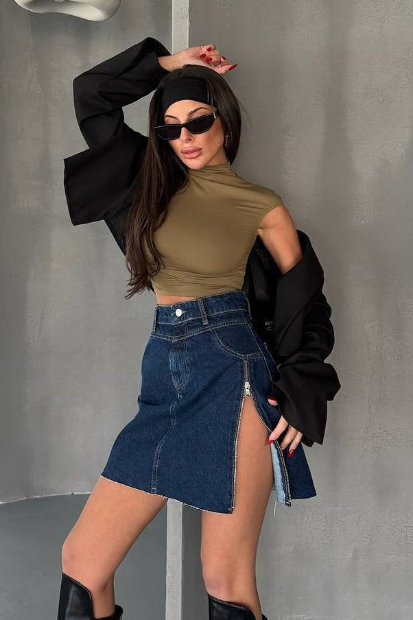 Gracefully Styled Garment for Any Occasion