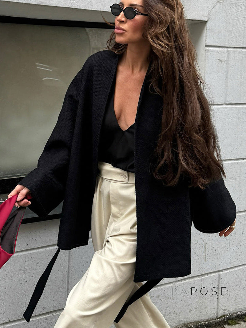 Effortlessly Elegant Jacket with a Timeless Design
