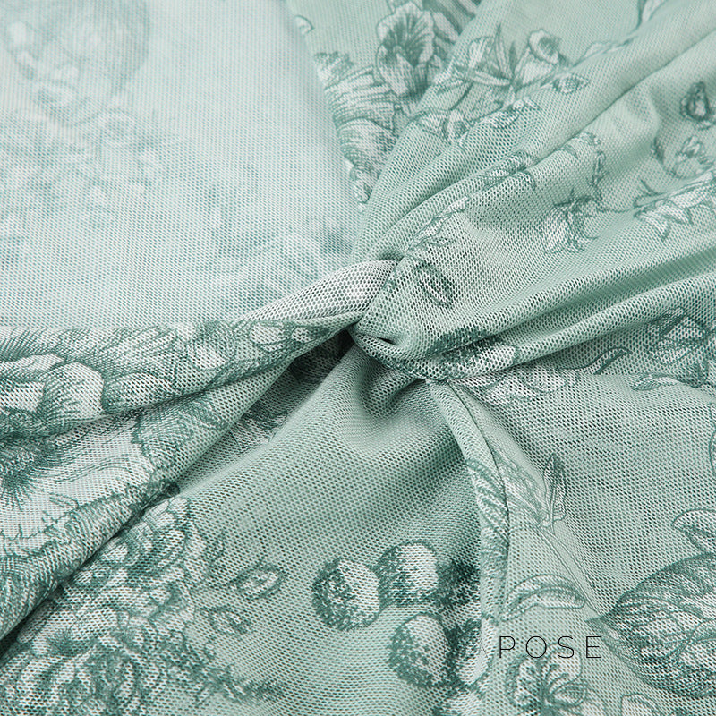 Well Tailored Top with a Graceful Silhouette