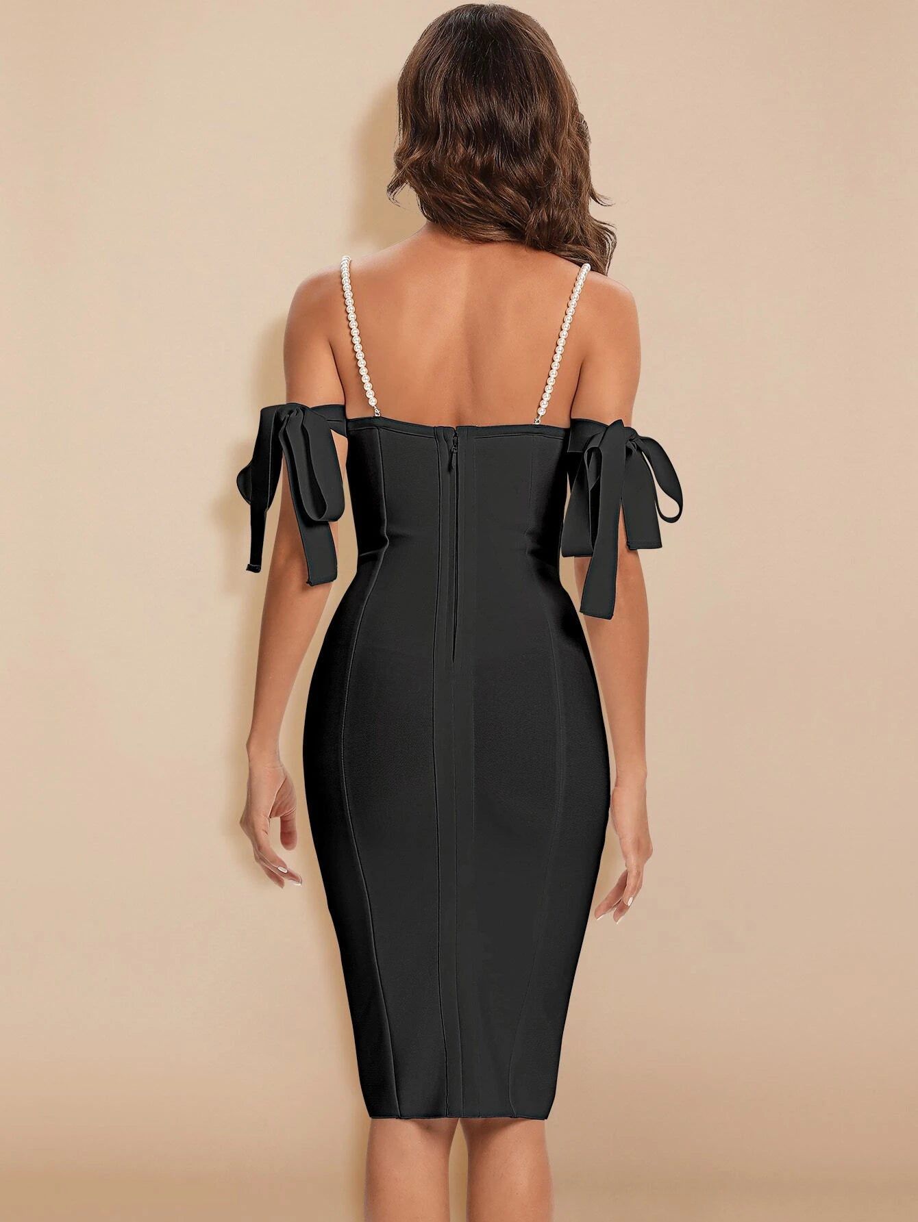 Effortlessly Elegant Dress with a Timeless Design