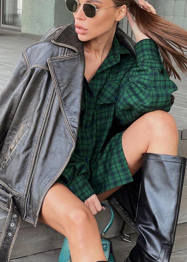 Classic Vintage Shirt with a Flattering Fit